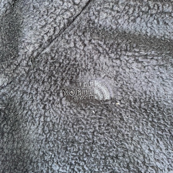 NWT The North Face pull over - Picture 4 of 8